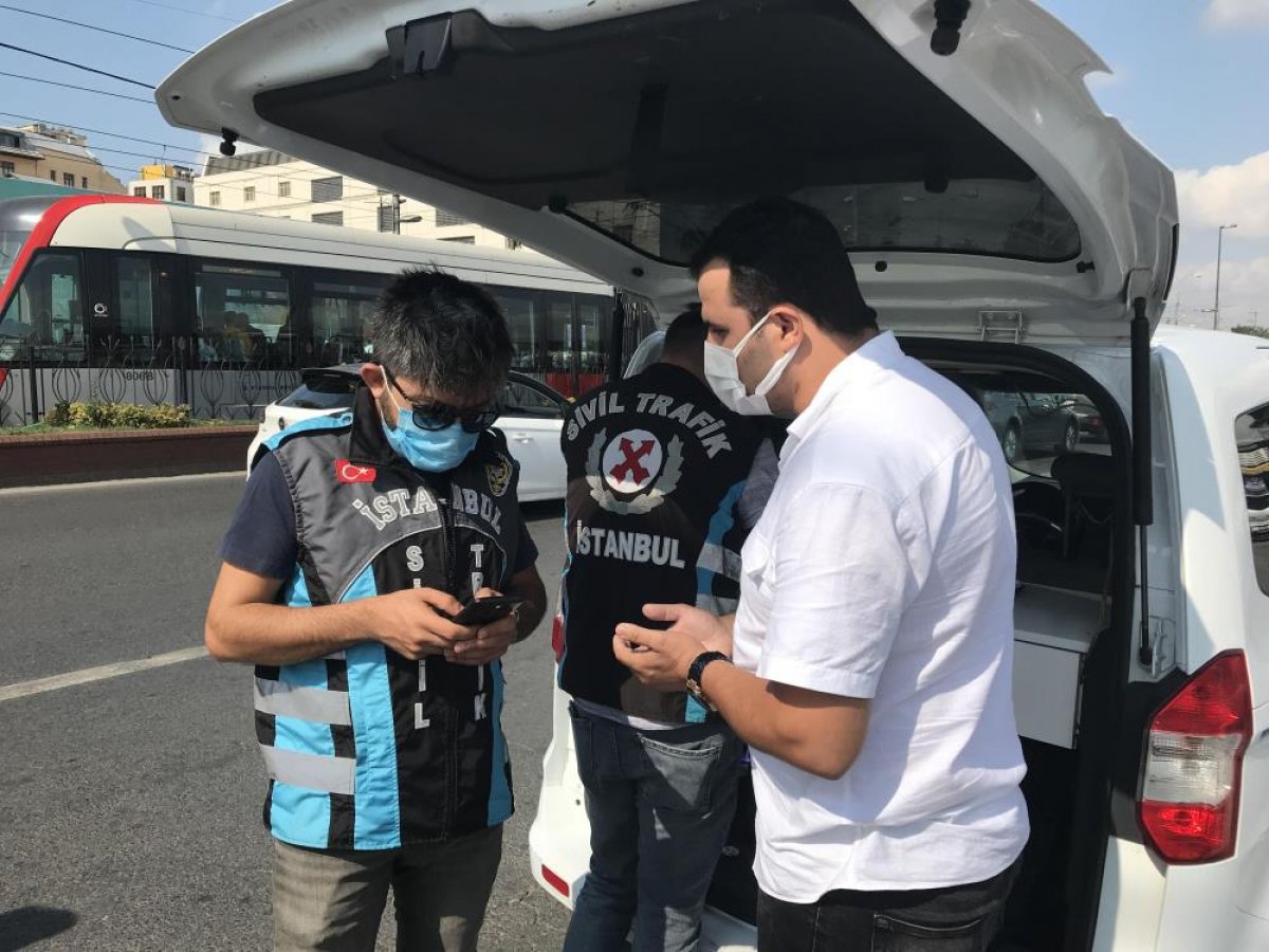 Eminönü’nde sivil ekipler taksileri denetledi #4