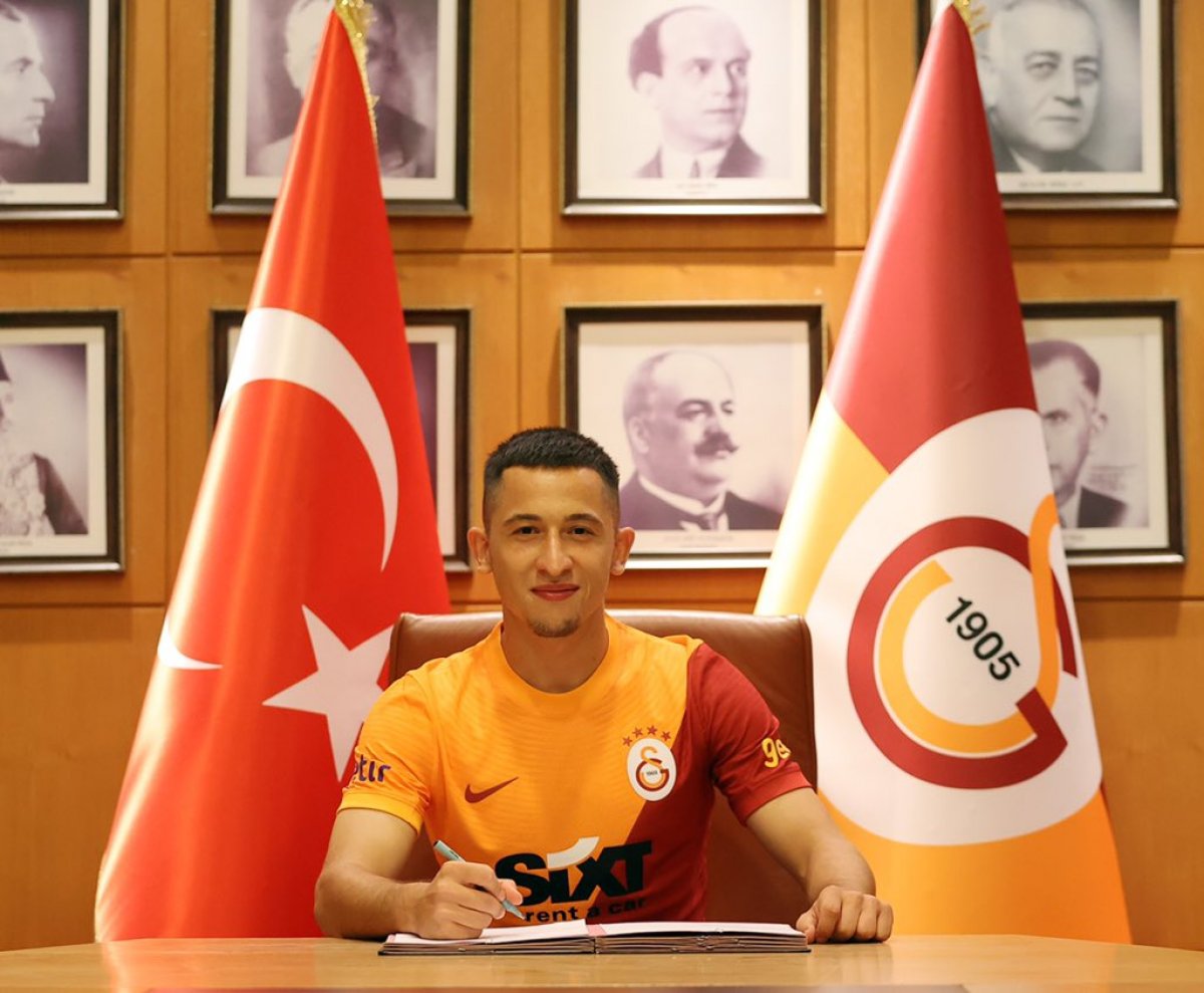 Morutan resmen Galatasaray da #1