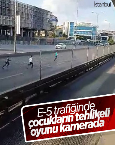 İstanbul’da, E-5 üzerinde çocuklar oyun oynadı 