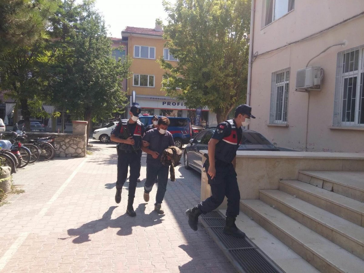 Eskişehir’de 1’inci derece sit alanındaki kaçak kazıya suçüstü #2