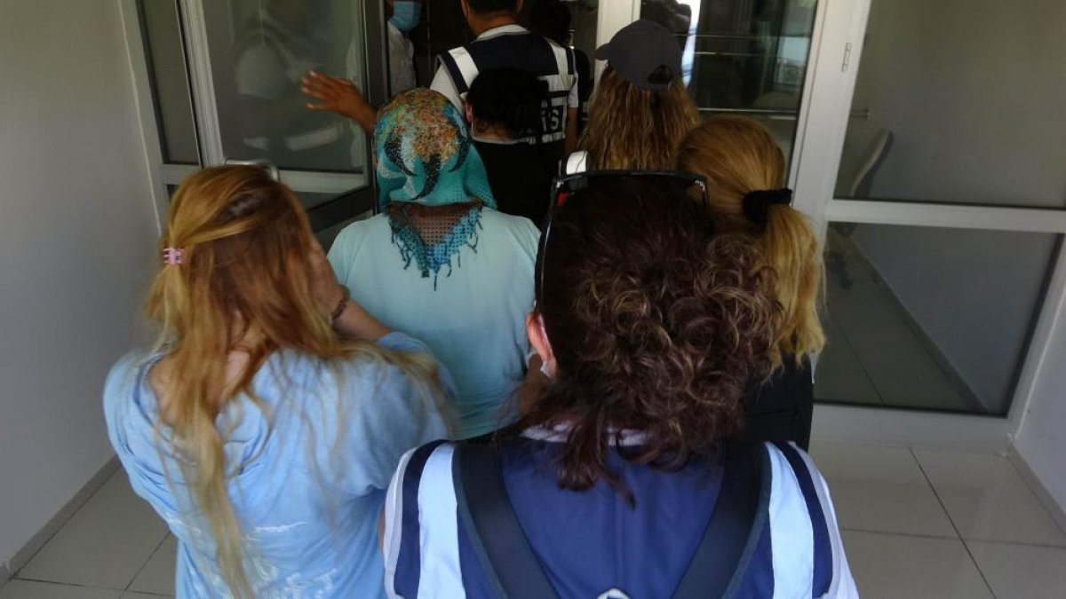 Samsun da kadınlar lüks araçla hırsızlık yaptı #3