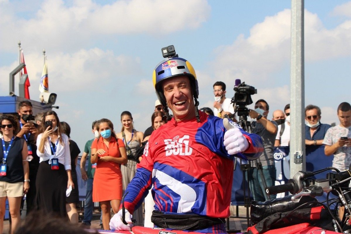 Motokros efsanesi Robbie Maddison, İstanbul Boğazı nı su üstünde geçti #6