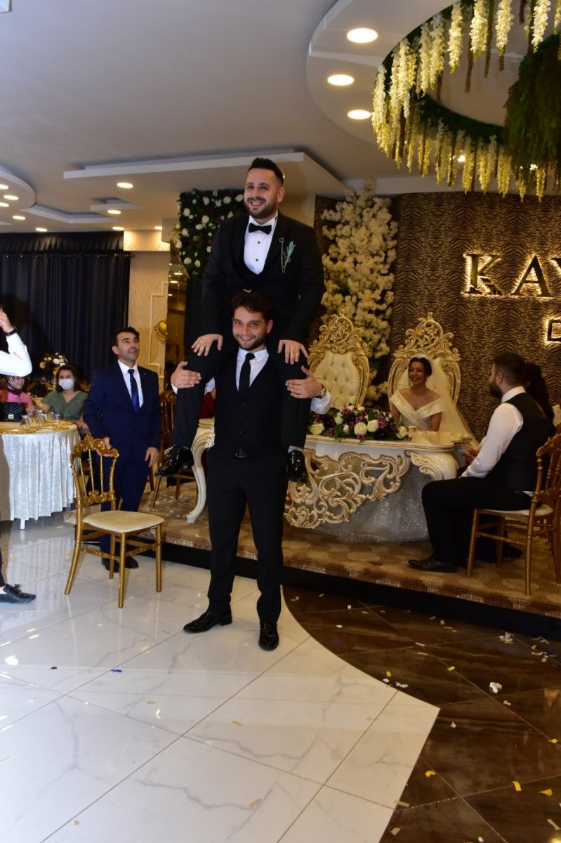 Bursa’da damat, ‘evet’ demeden önce arkadaşlarına sordu #4