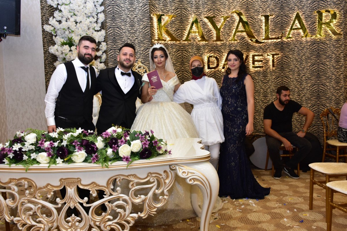 Bursa’da damat, ‘evet’ demeden önce arkadaşlarına sordu #5