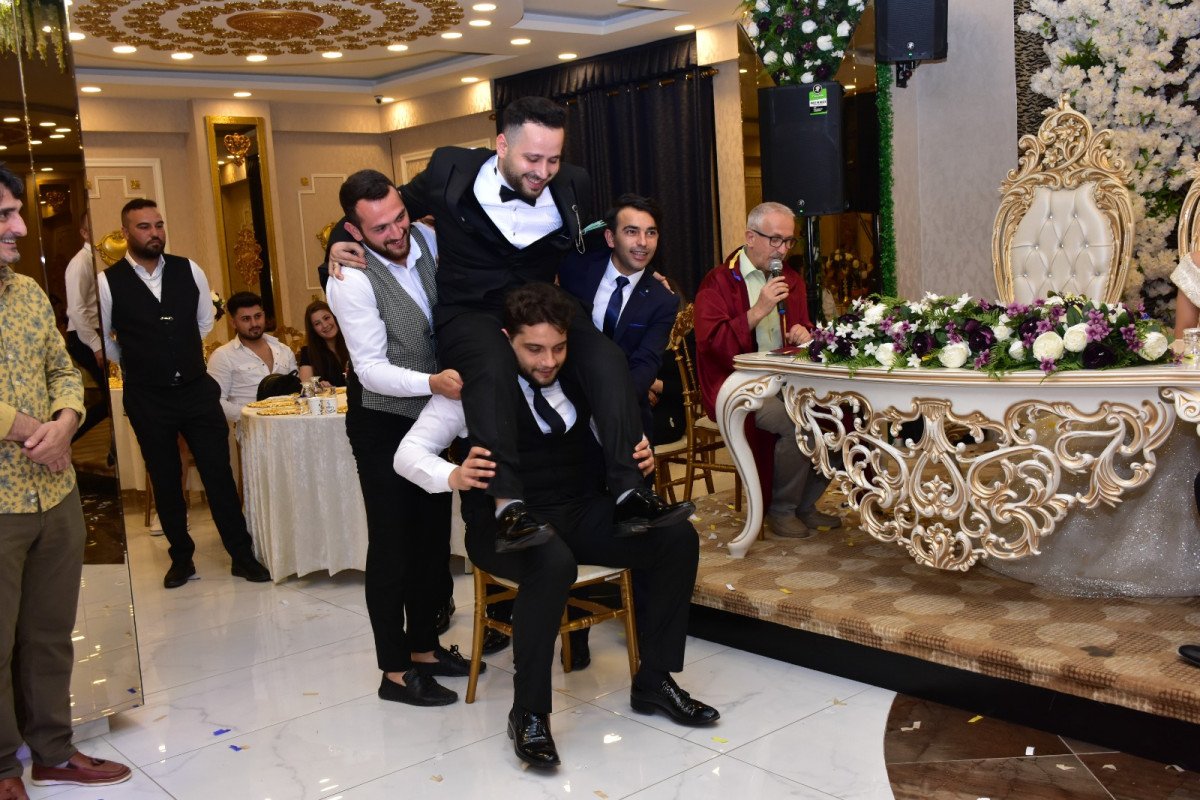 Bursa’da damat, ‘evet’ demeden önce arkadaşlarına sordu #3