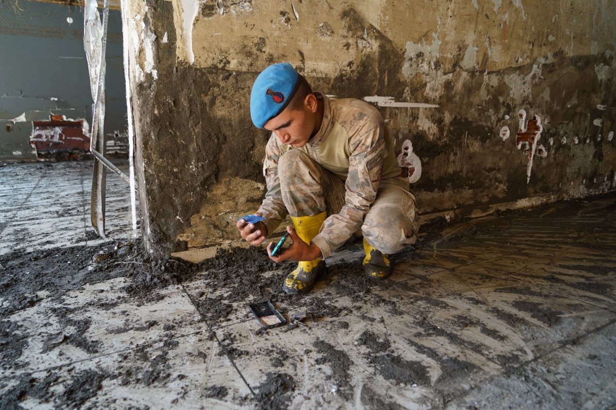 Ölen genç kızın eşyaları duygulandırdı #3