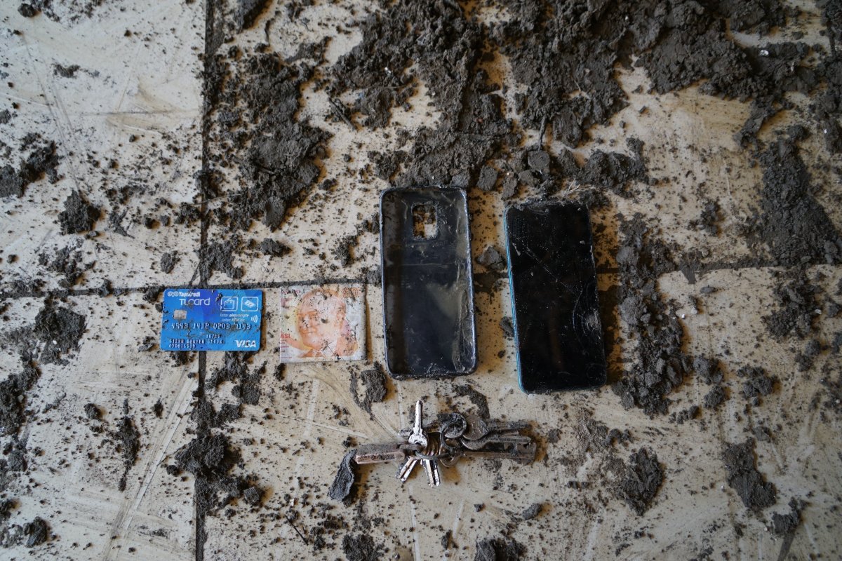 Ölen genç kızın eşyaları duygulandırdı #1