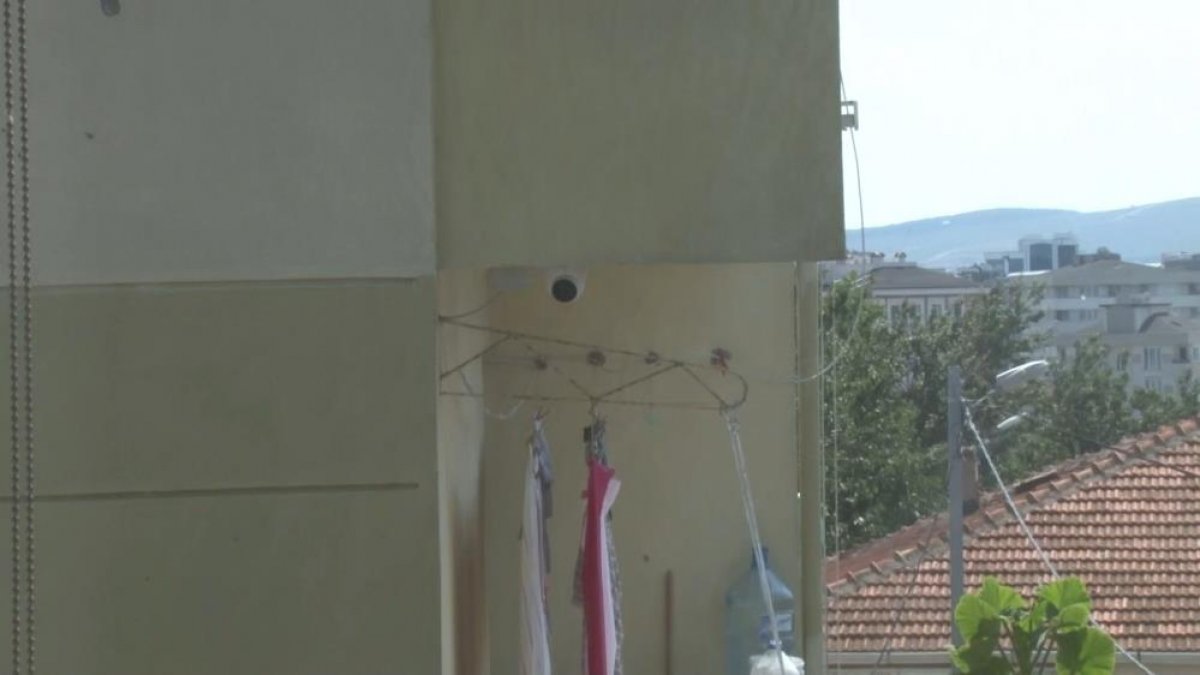 Ümraniye de bir kişi, komşusuna cinsel organını gösterdi #3