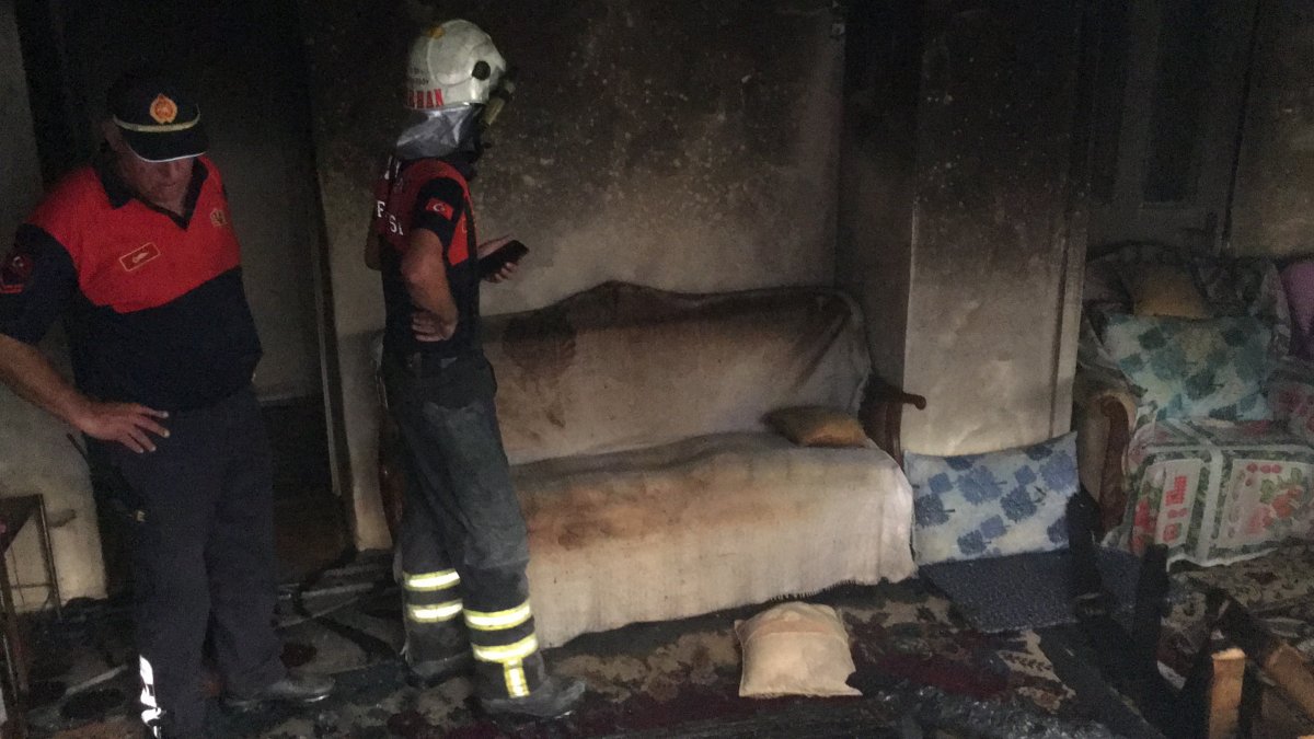 Aydın’da torunu, yaşlı kadının evini yaktı  #11