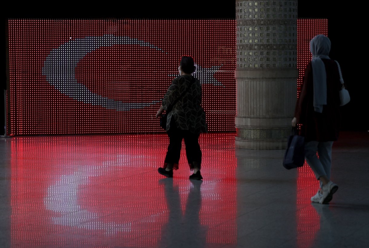 İstanbul da 30 Ağustos Zafer Bayramı na özel dijital gösterim #13