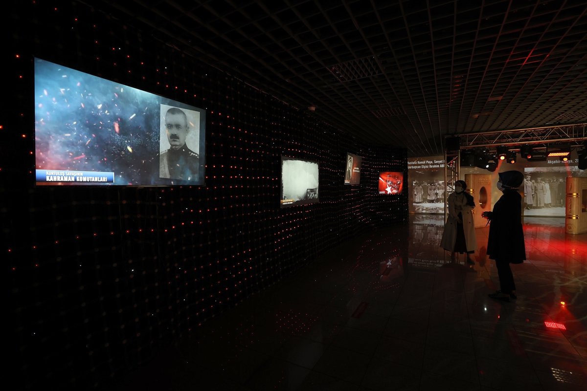 İstanbul da 30 Ağustos Zafer Bayramı na özel dijital gösterim #10