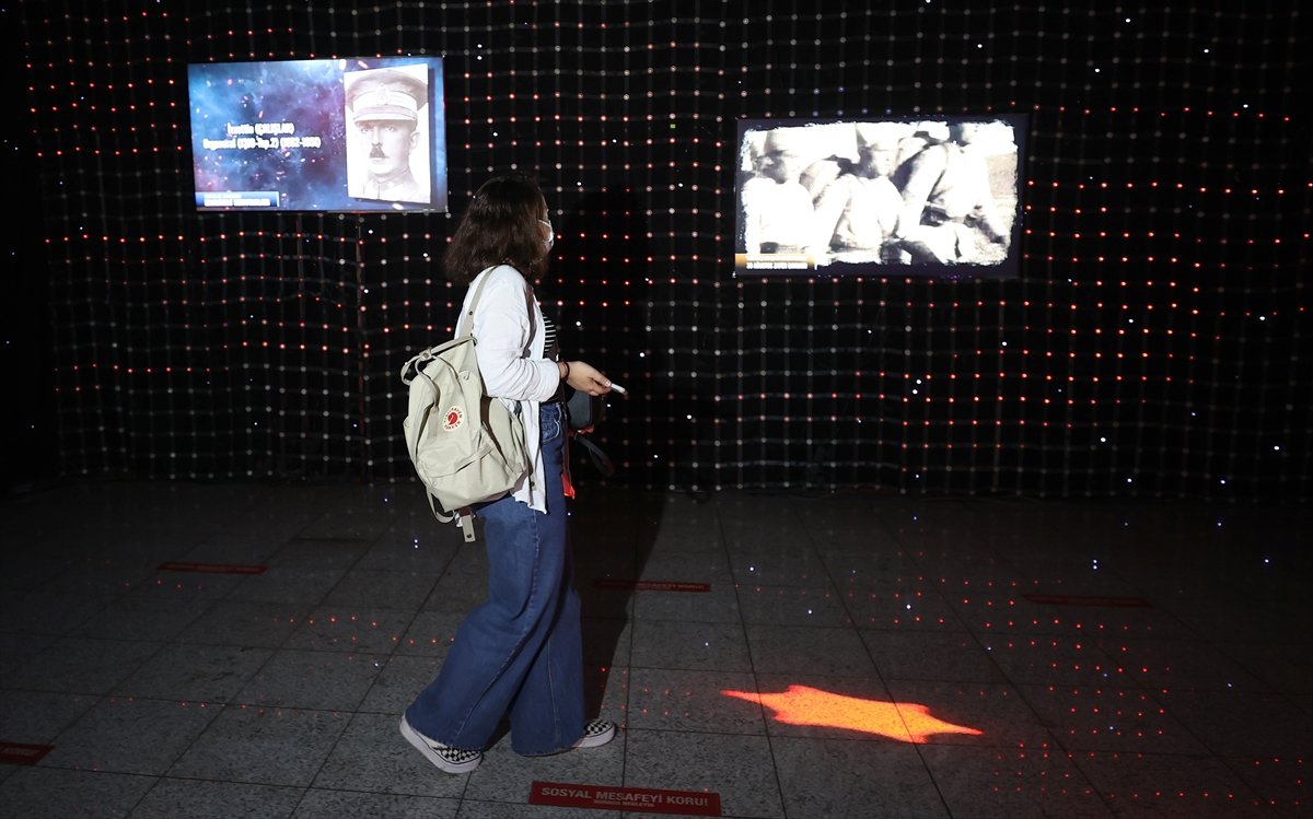 İstanbul da 30 Ağustos Zafer Bayramı na özel dijital gösterim #7