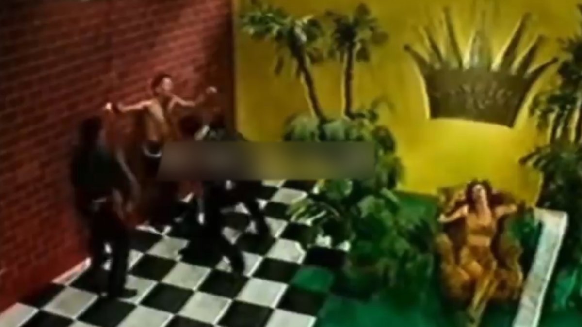 Seda Akgül, Defne Samyeli nin kırbaçlı şovunu paylaştı #2