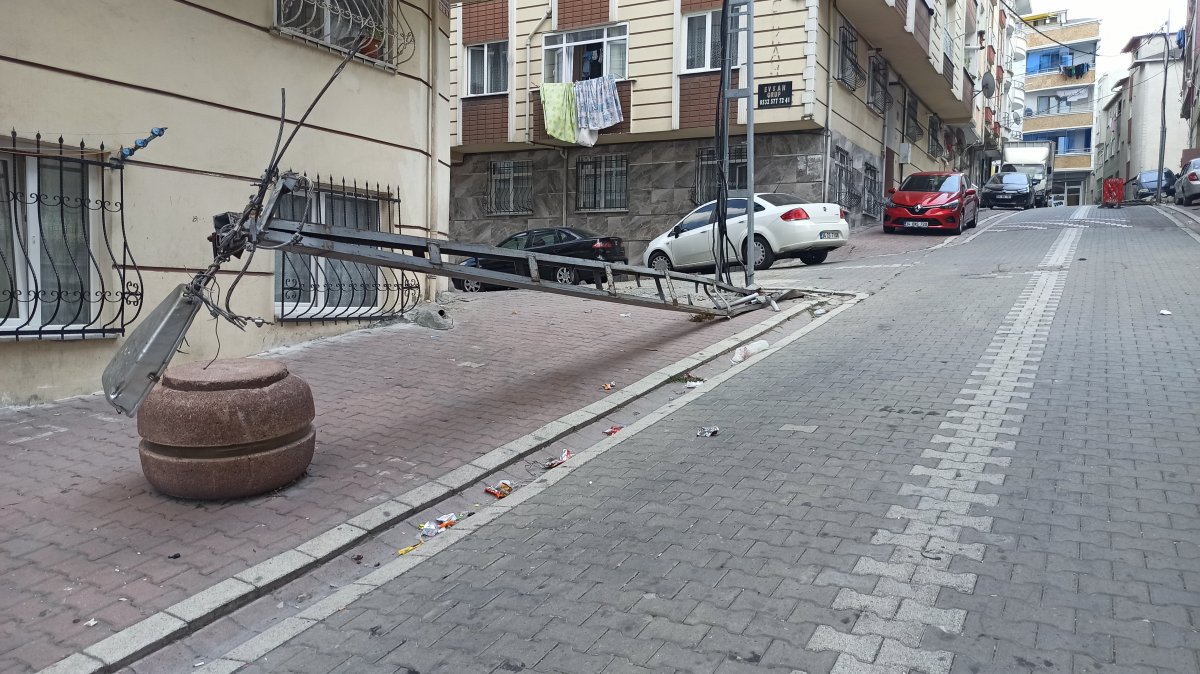 Esenyurt’ta çalıntı olduğu iddia edilen kamyonla kaza yaptı #2