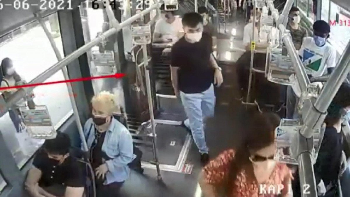 İstanbul da metrobüste yankesicilik yapan kadınlar #2