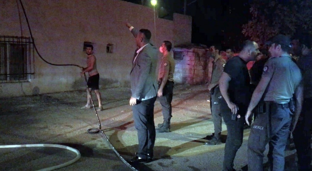 Aydın’da itfaiye çavuşu, düğünü bırakıp takım elbise ile yangına koştu #6