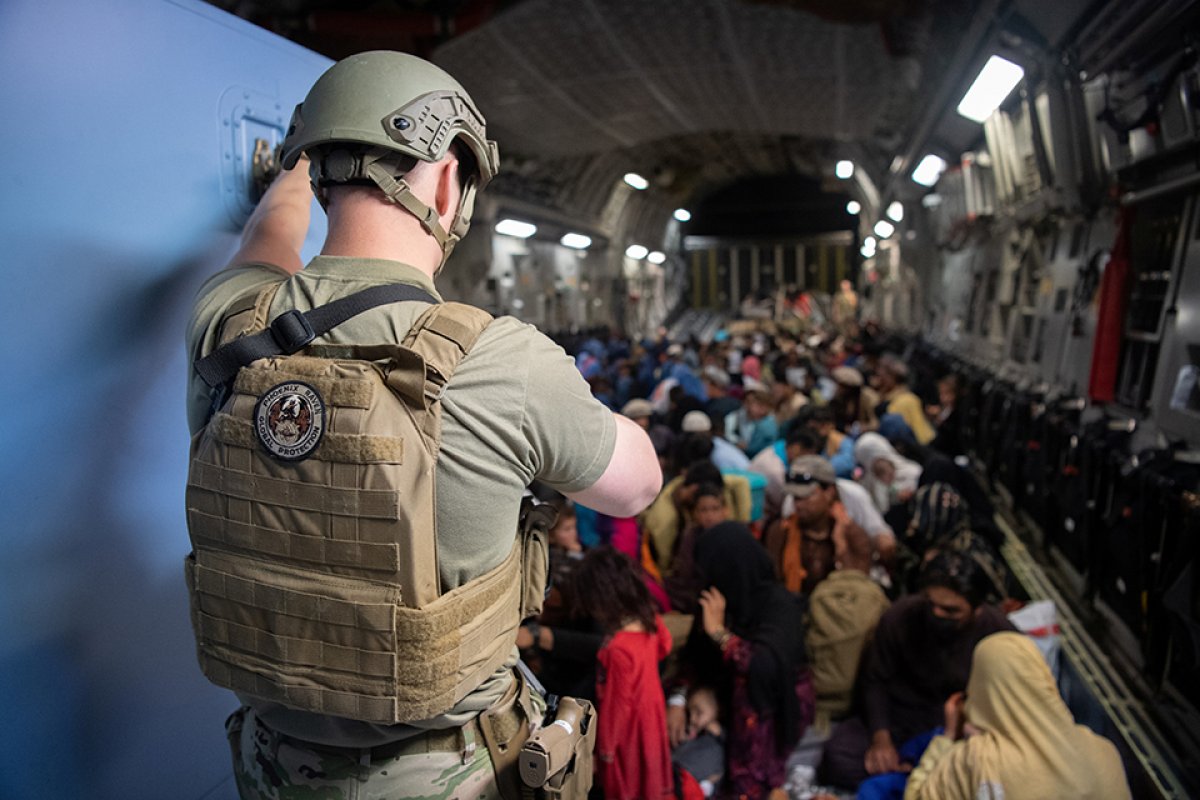 The USA evacuated a total of 105,000 people from Afghanistan #3