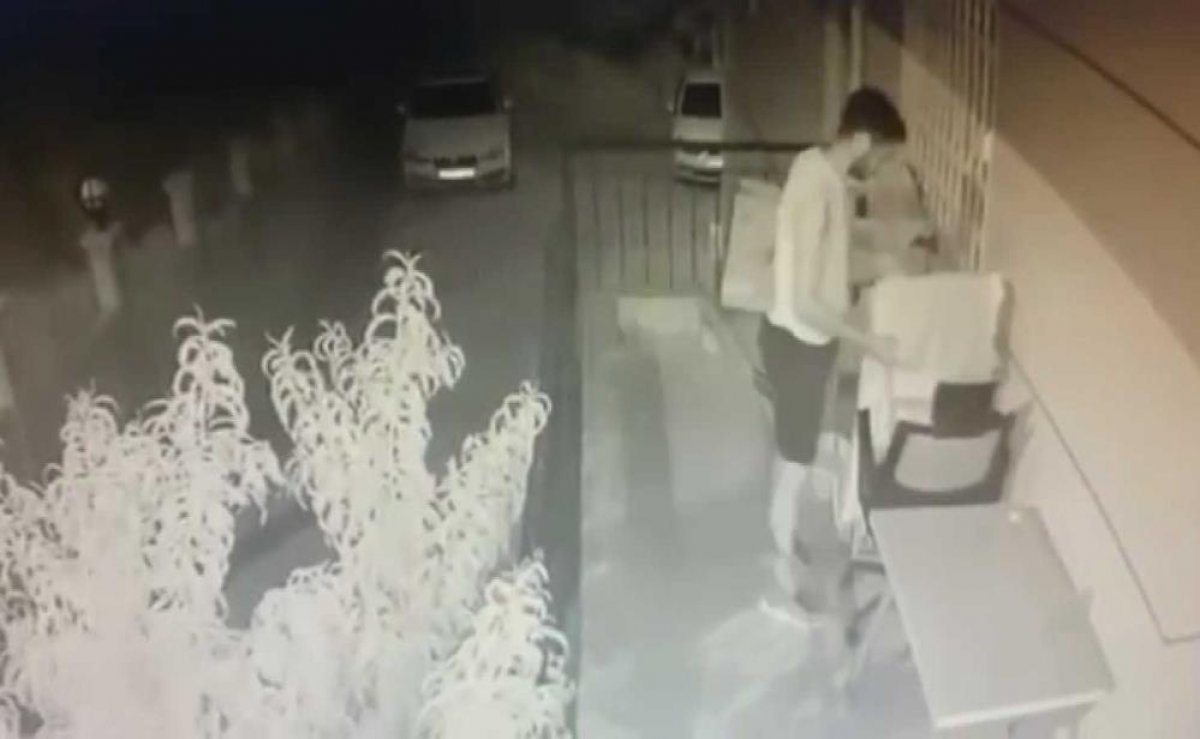 Antalya da tişörtleri katlayarak çalan hırsız kameralara yakalandı #3