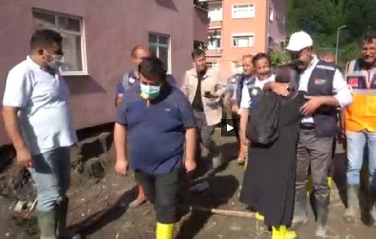 Kastamonu da Murat Kurum a sarılıp ağlayan kadın, duygularını anlattı #6