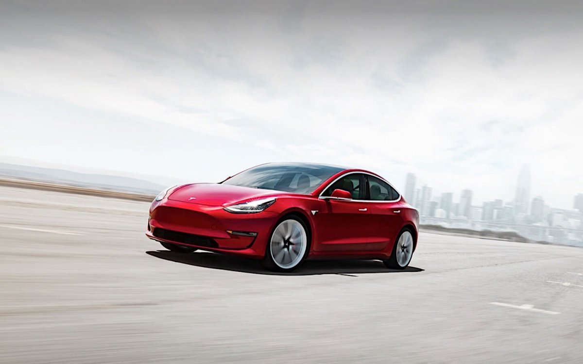 1 milyon satış barajını geçen ilk elektrikli araç Tesla Model 3 oldu
