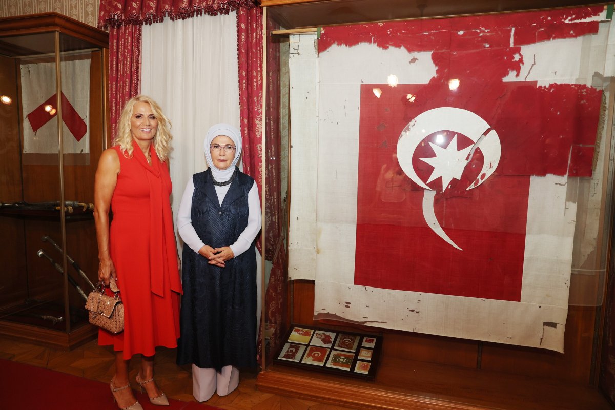 Emine Erdoğan, Kral Nikola Müzesi ni ziyaret etti #2