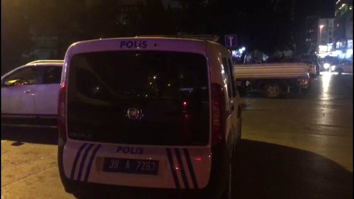 Kayseri de uyardığı kadın tarafından bıçaklandı #2