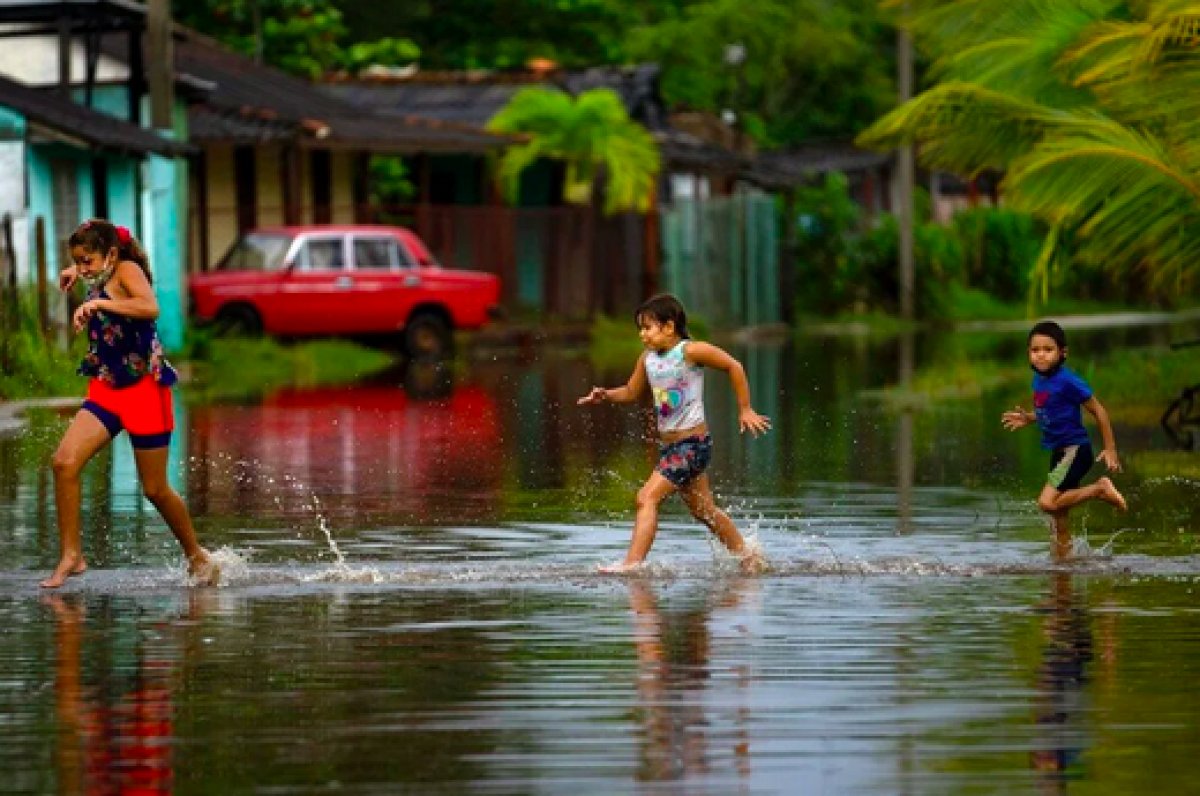 Küba da etkili olan Ida Kasırgası, ABD nin kıyılarına yaklaşıyor #1