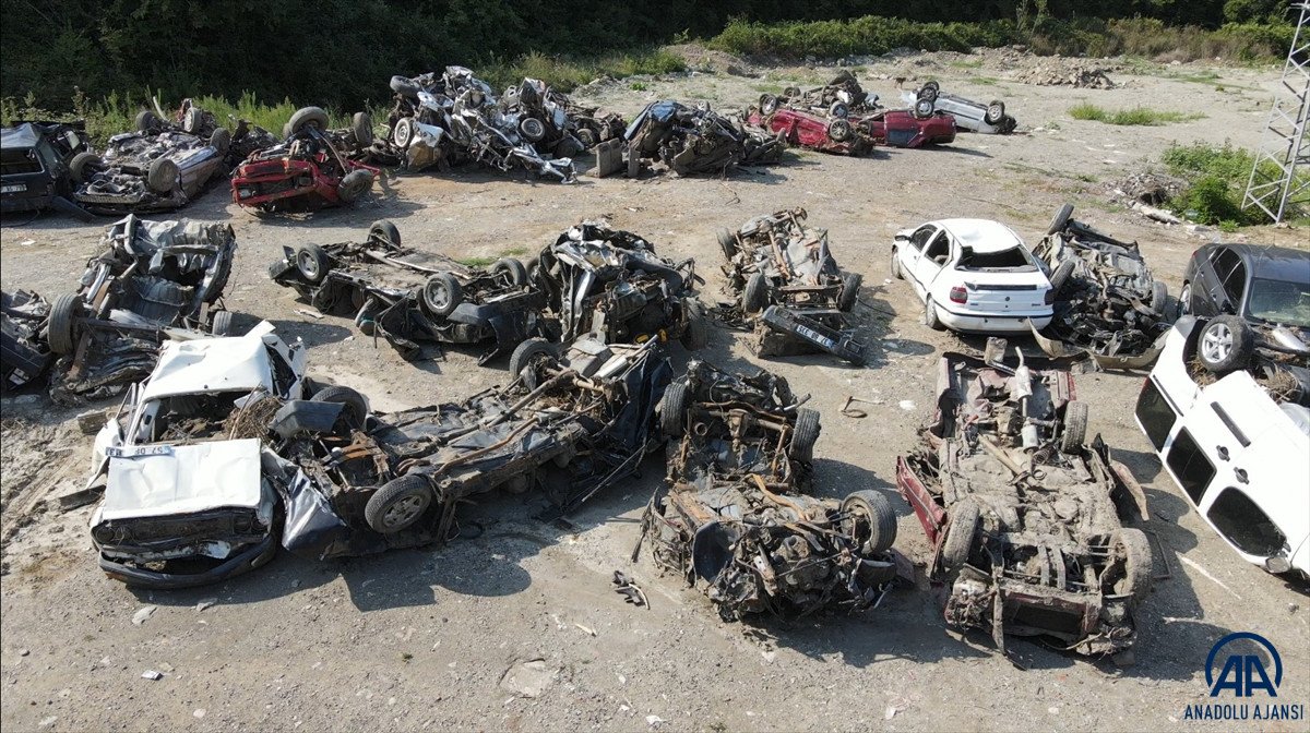 Kastamonu da sel suları yüzlerce aracı hurda yığınına çevirdi #2