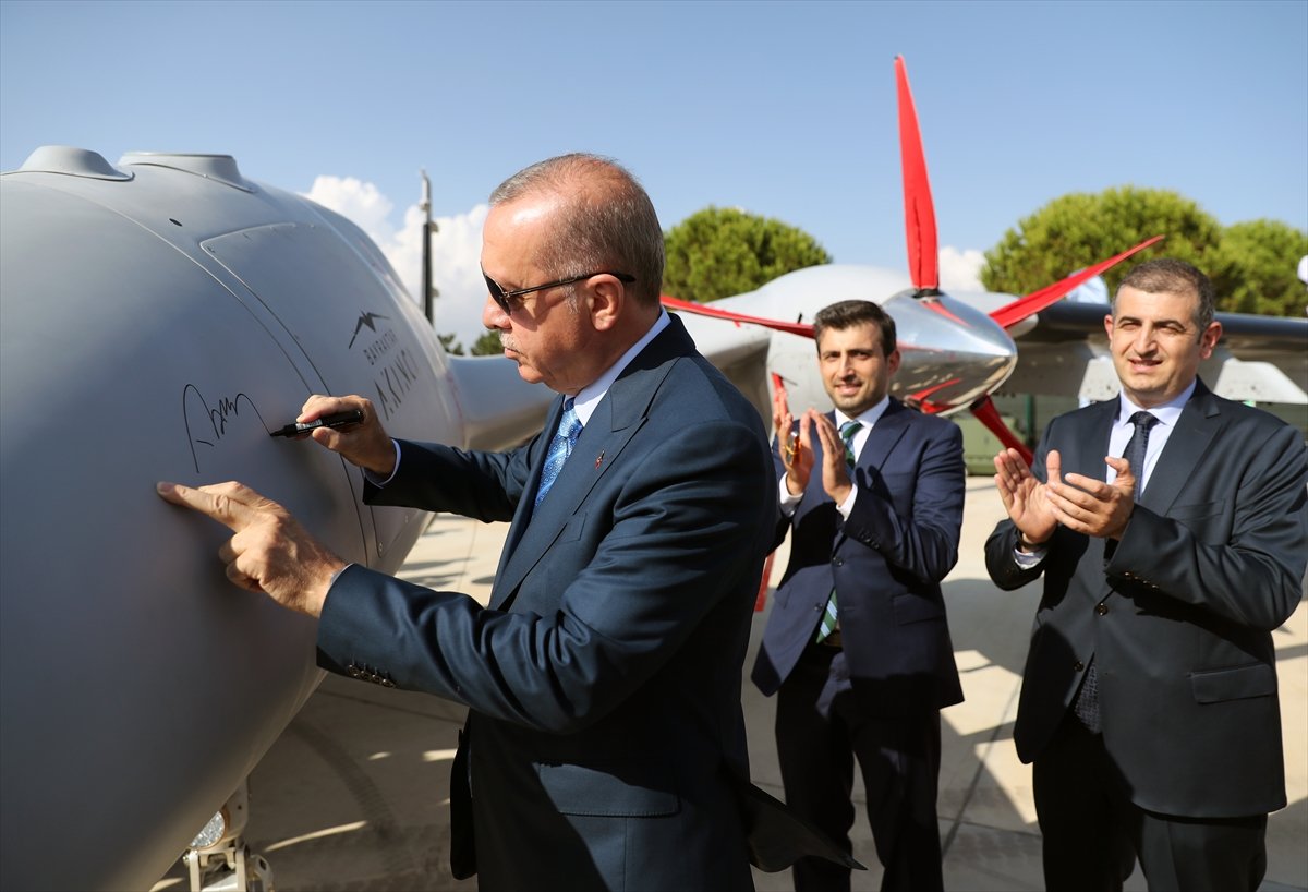 Cumhurbaşkanı Erdoğan, Bayraktar Akıncı TİHA’yı imzaladı #4