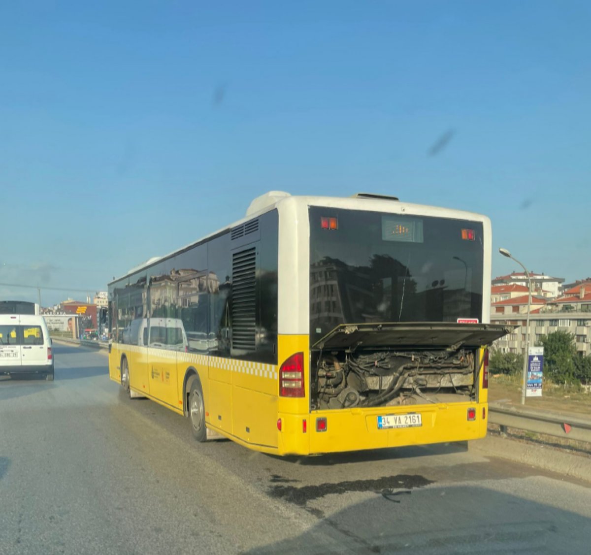 Ümraniye’de İETT otobüsü arıza yaptı #2