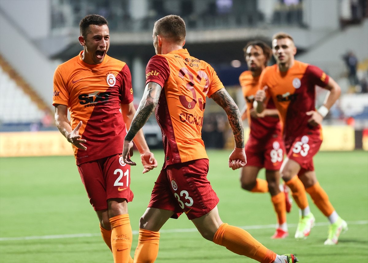 Galatasaray, Kasımpaşa ile berabere kaldı #1