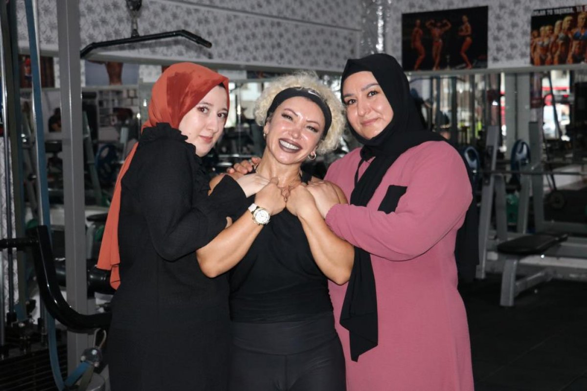 Kahramanmaraş ta ağlayan annesine dayanamayan kız zayıfladı #1