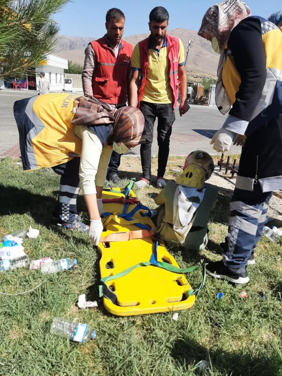 Van da araç hurdaya döndü, 1 kişi hayatını kaybetti #4