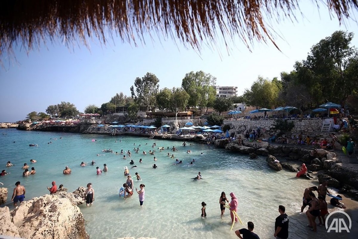 Mersin deki Yapraklı Koy a tatilci akını #1