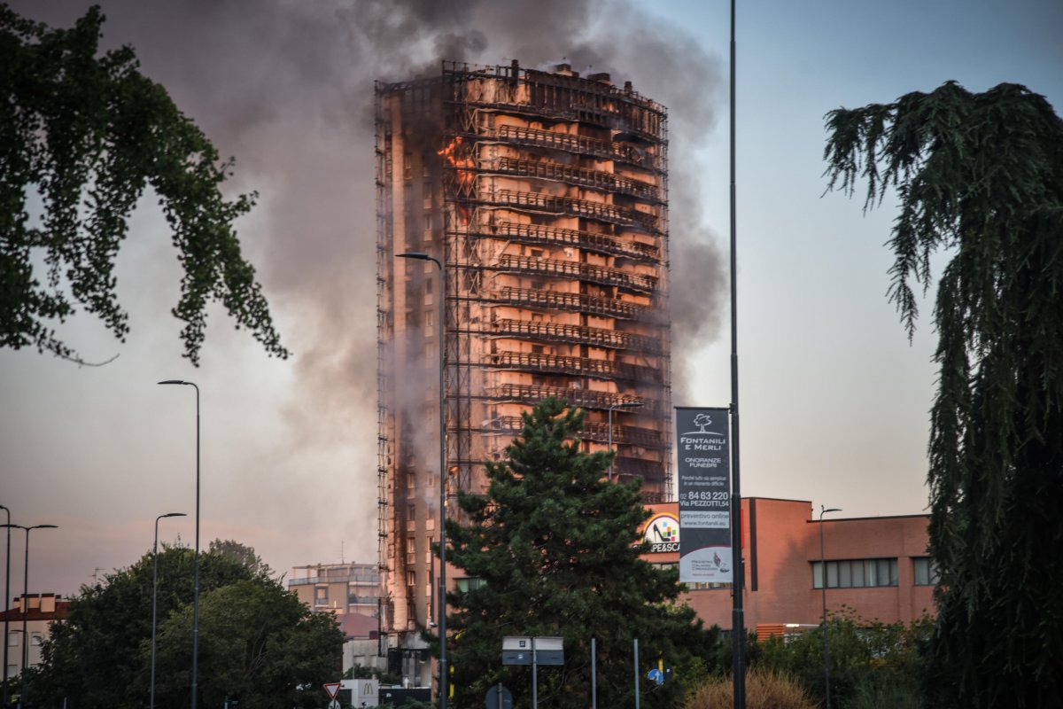 Fire in 15-storey building in Italy #3