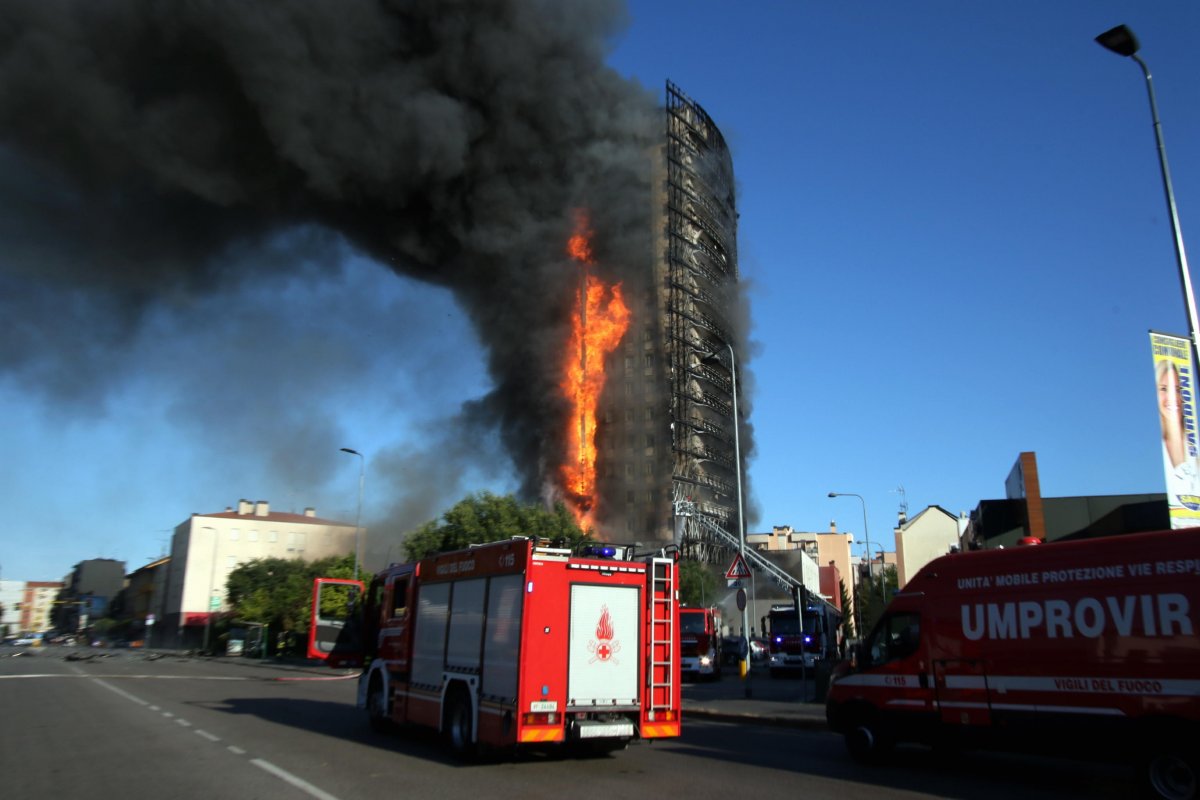 Fire in 15-storey building in Italy #4