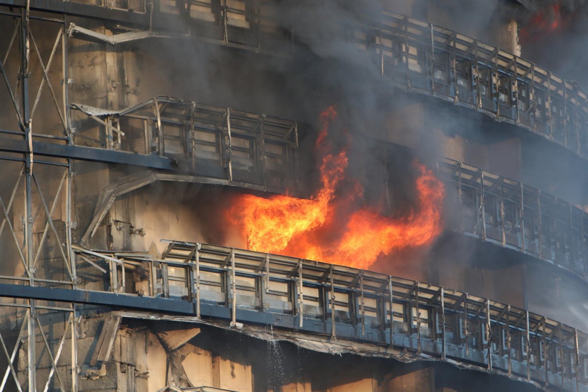 Fire in 15-storey building in Italy #9