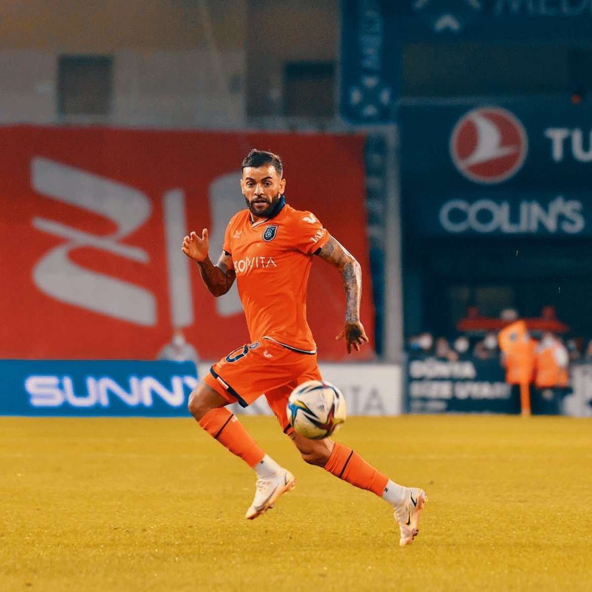 Başakşehir de Caicara kadro dışı bırakıldı #3