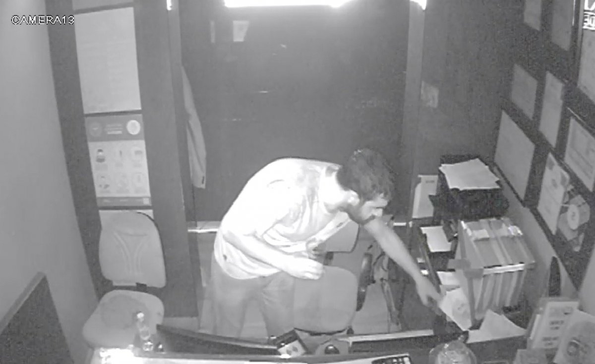 Otelden telefon ve para çalıp, kaçtılar #3