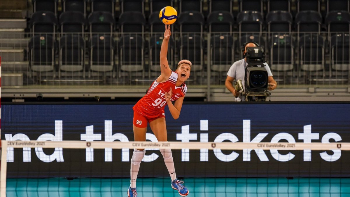 Ebrar Karakurt un Polonya maçındaki performansı göz doldurdu #1