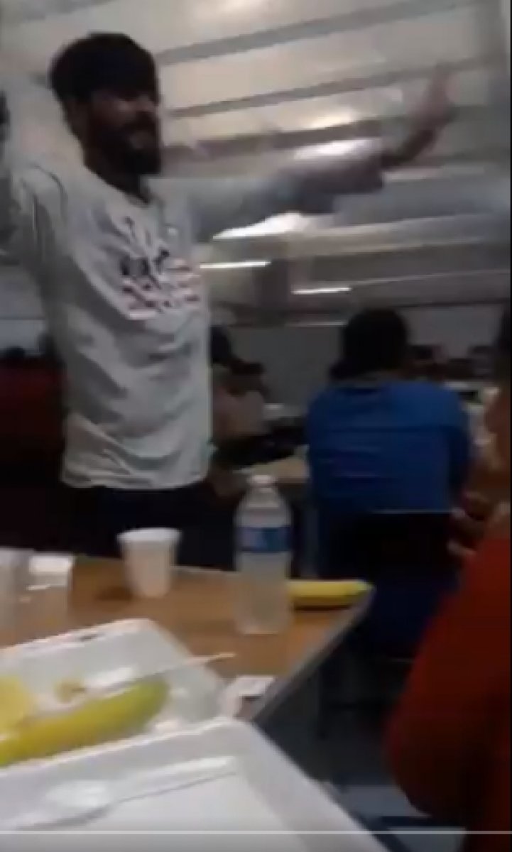 Afganlar ABD nin ülkeden çıkmasını dans ederek kutluyor #1