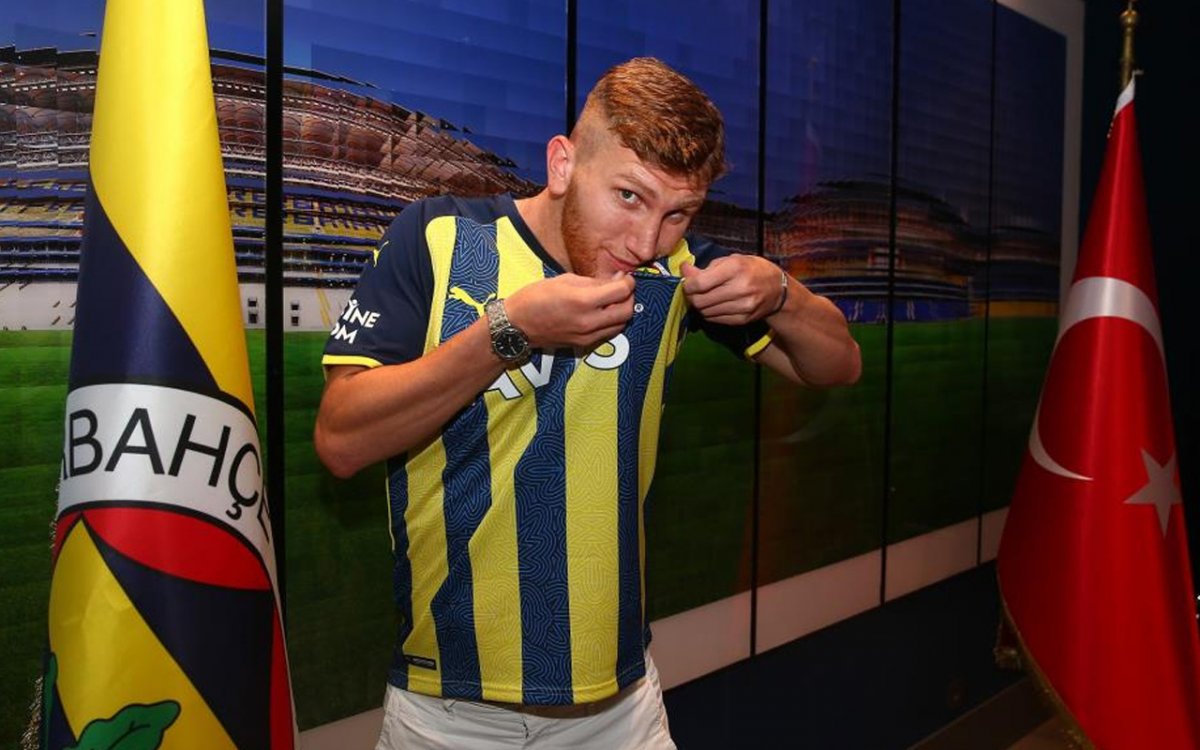 Fenerbahçe de Burak Kapacak ın lisans sorunu #1