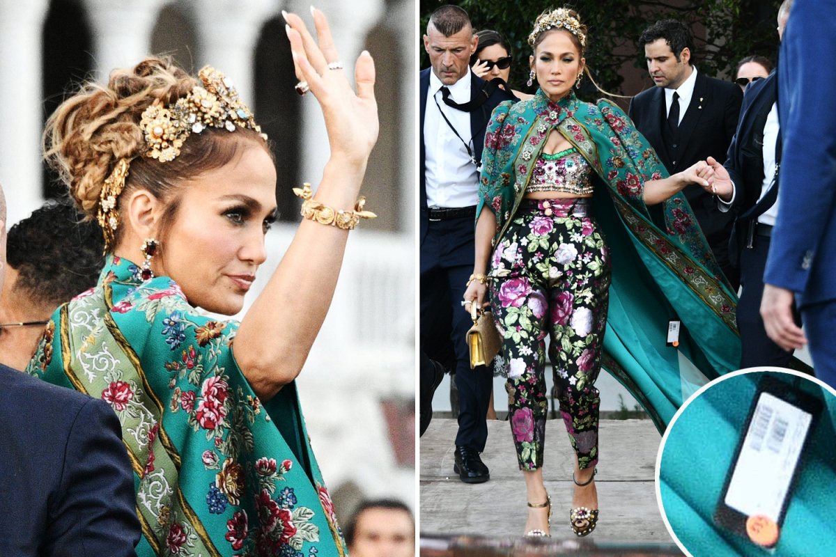 Jennifer Lopez kıyafetindeki fiyat etiketini çıkarmayı unuttu #2