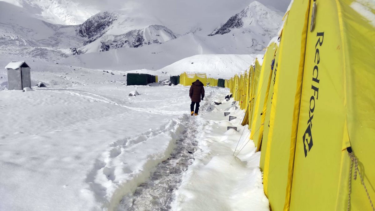  İHH ekipleri İbni Sina Zirvesi ne çıktı #9