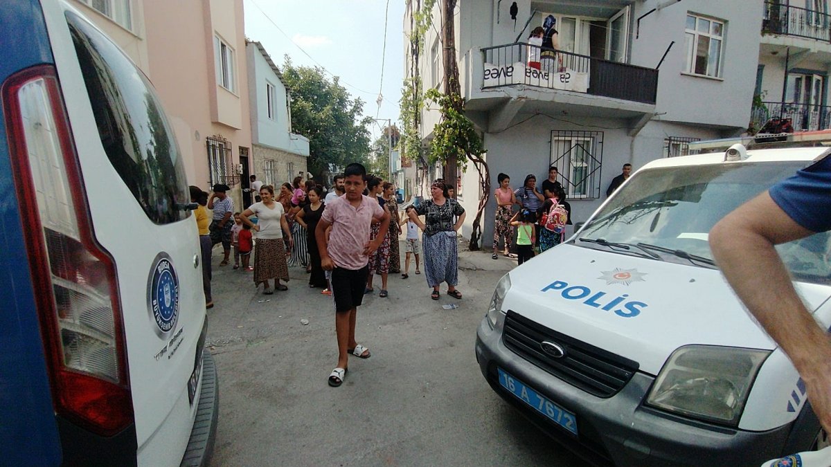 Bursa’da akıl hastanesinden kaçıp çakarlı araç çaldı #4