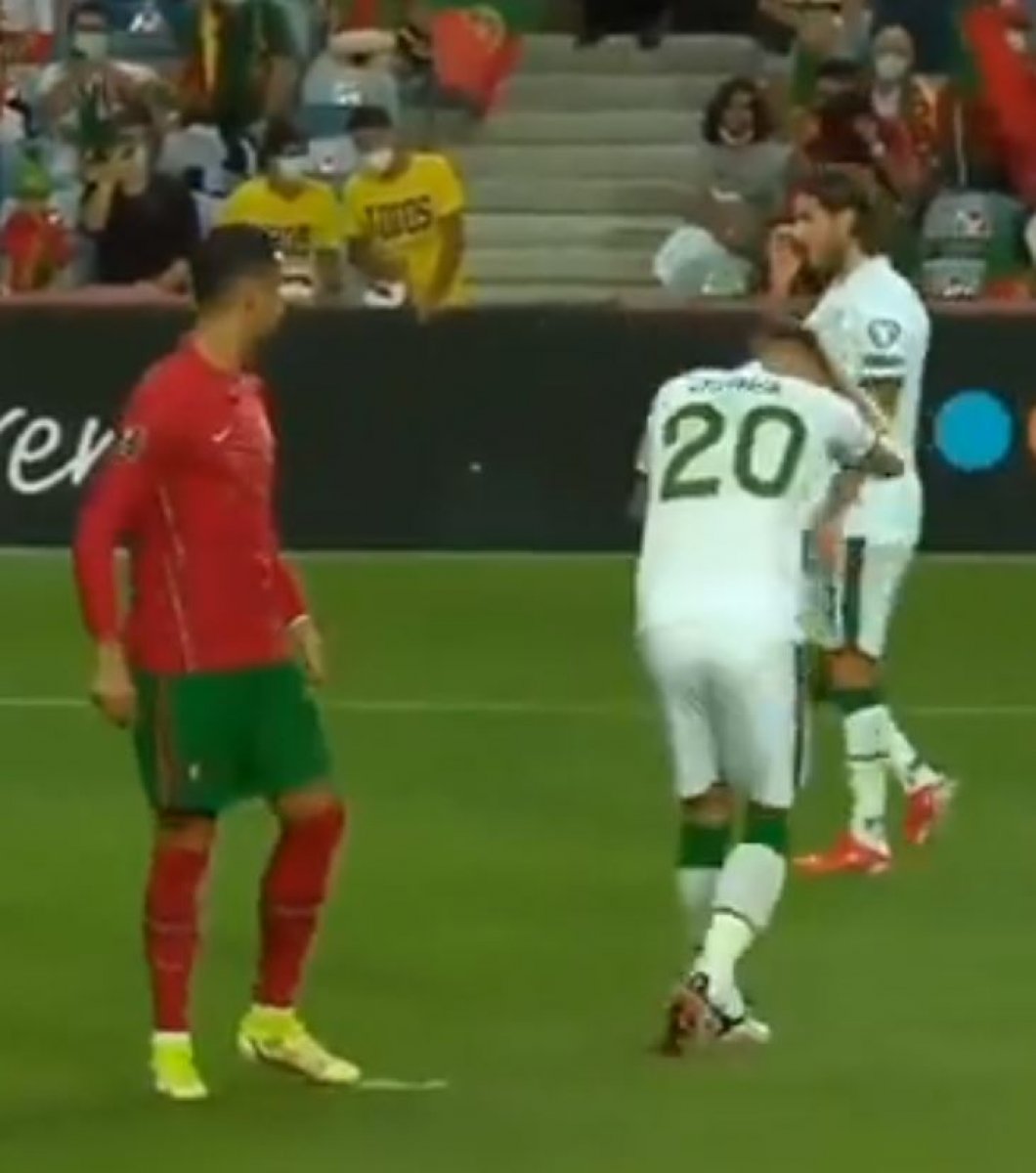 Cristiano Ronaldo rakibine tokat attı #2