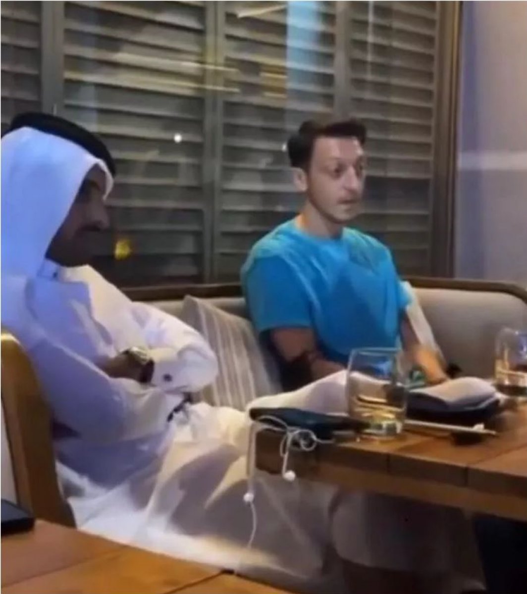 Mesut Özil, Katar Emiri Şeyh Temim ile birlikte #2