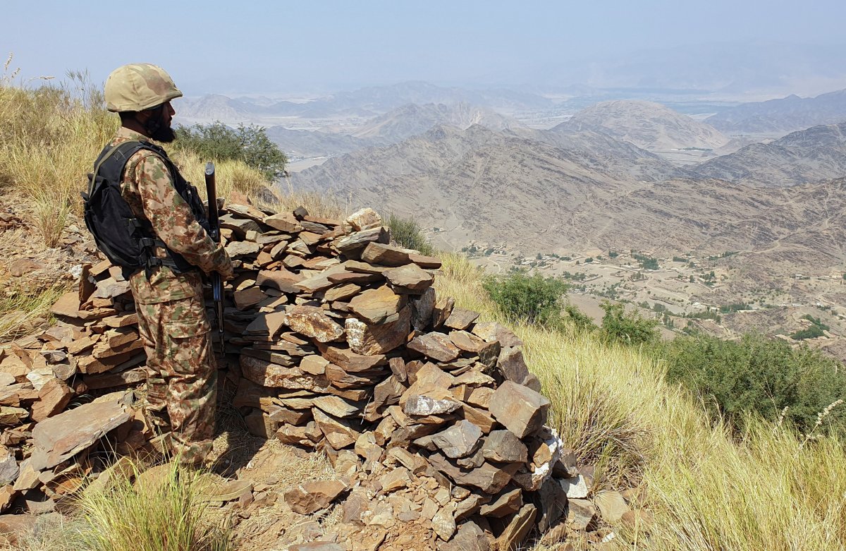 Pakistan, Afganistan sınırına tel örgü çekti #4