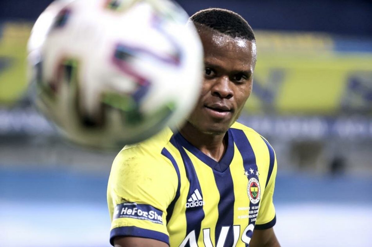 Vitor Pereira, kadroda değişiklik yapmaya devam ediyor #2