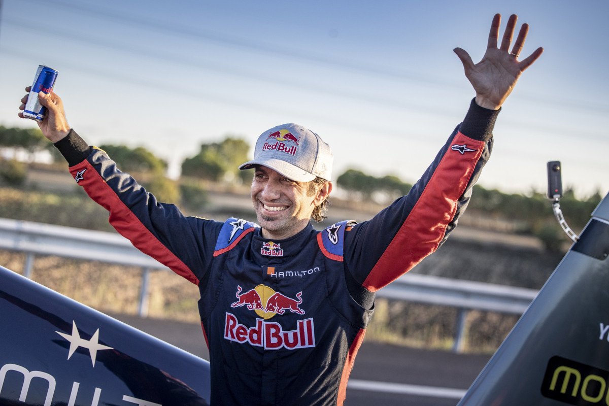 Dario Costa, İstanbul’daki tünellerden uçakla geçti, rekor kırdı  #1